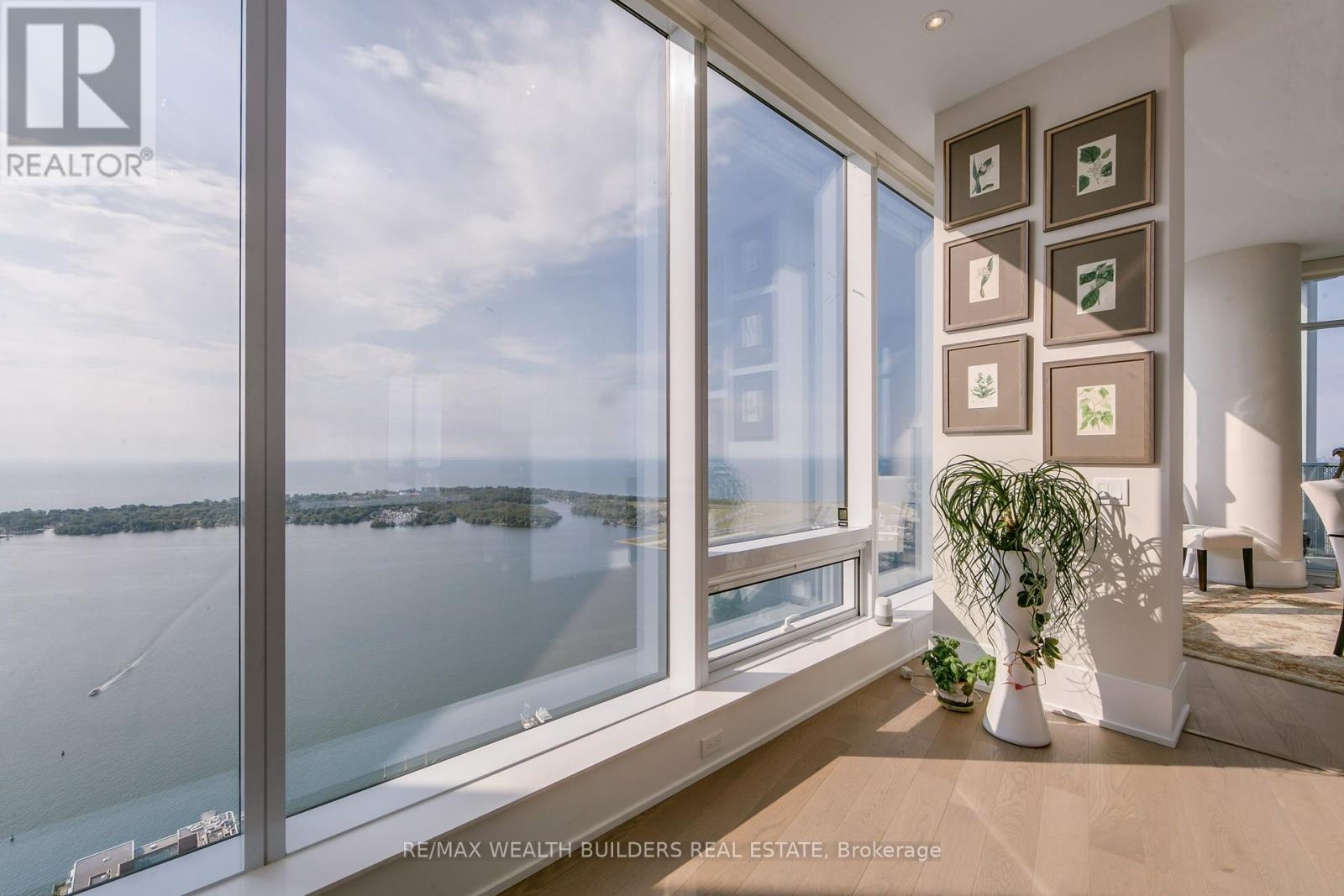 Photo 19 of 6810 10 York Street, Toronto ON