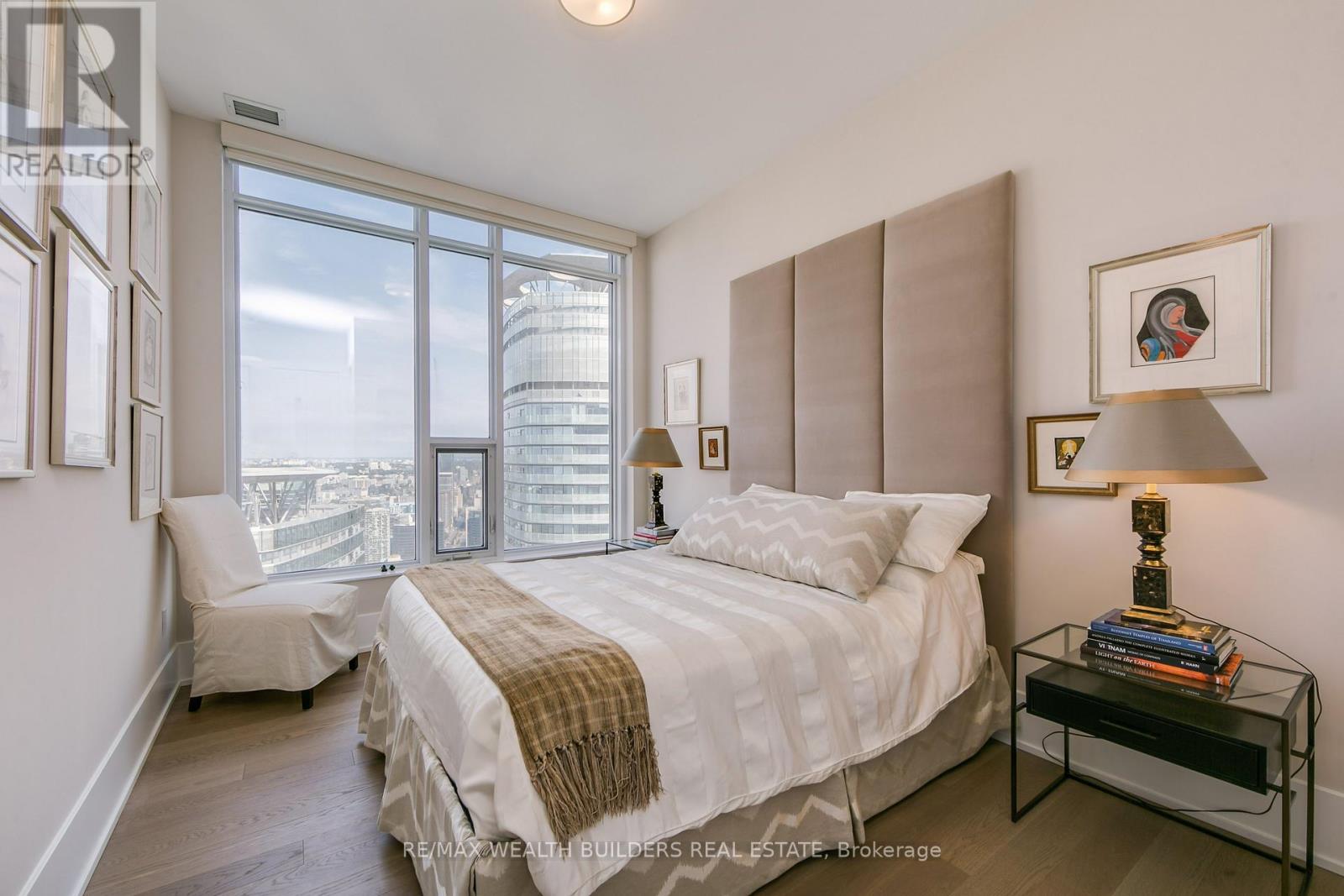 Photo 35 of 6810 10 York Street, Toronto ON
