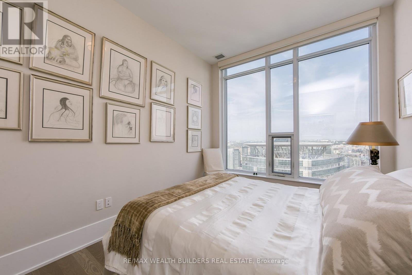 Photo 36 of 6810 10 York Street, Toronto ON