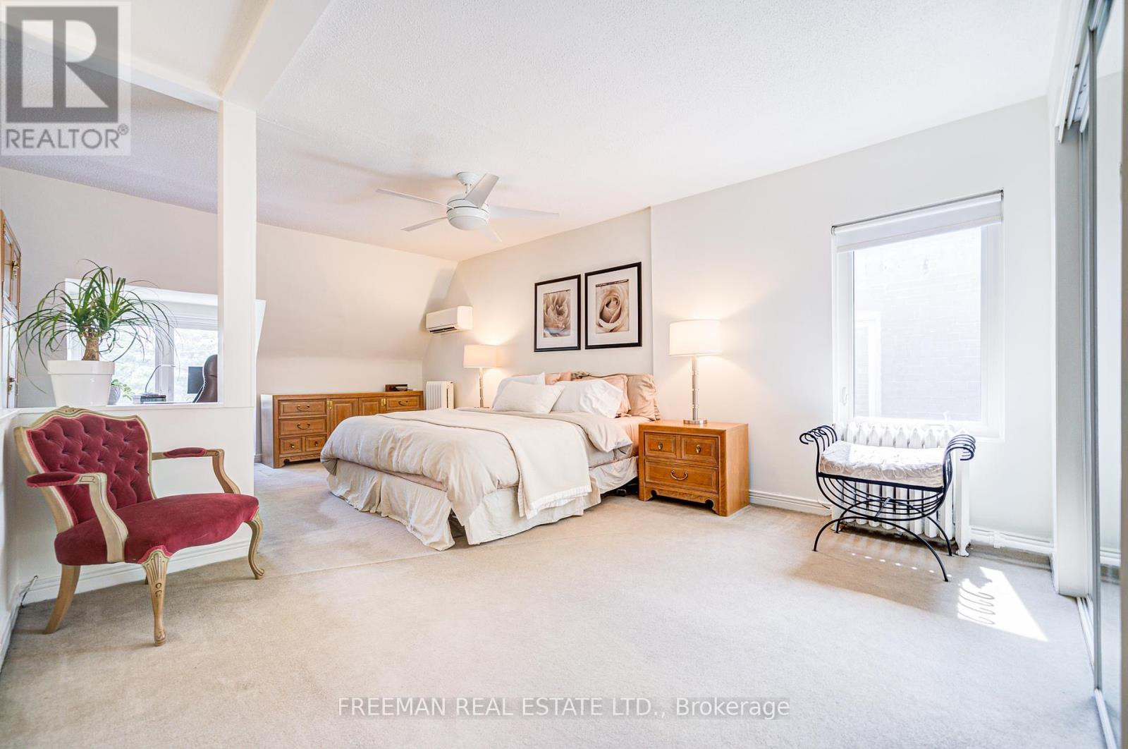 Photo 12 of 56 Austin Terrace, Toronto ON