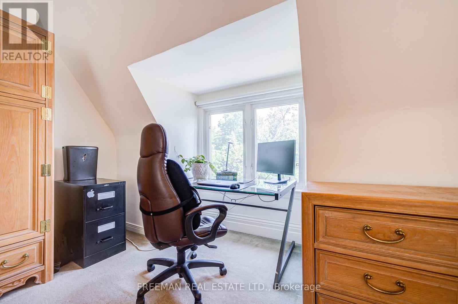 Photo 14 of 56 Austin Terrace, Toronto ON