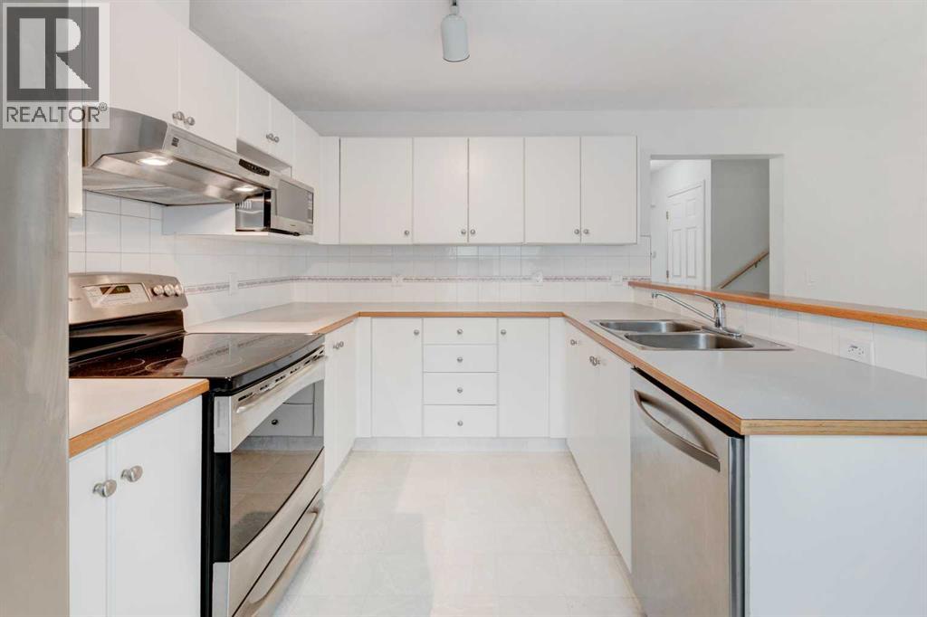 Single Family House for Sale in  Sandpiper Court NW Sandstone Valley Calgary 