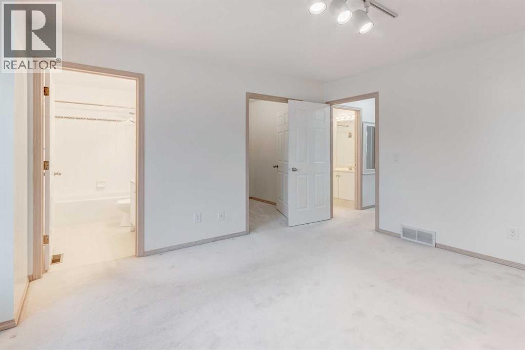 Single Family House for Sale in  Sandpiper Court NW Sandstone Valley Calgary 