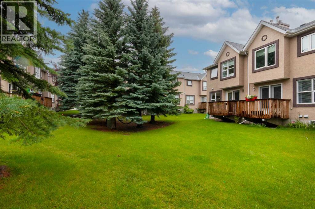 Single Family House for Sale in  Sandpiper Court NW Sandstone Valley Calgary 