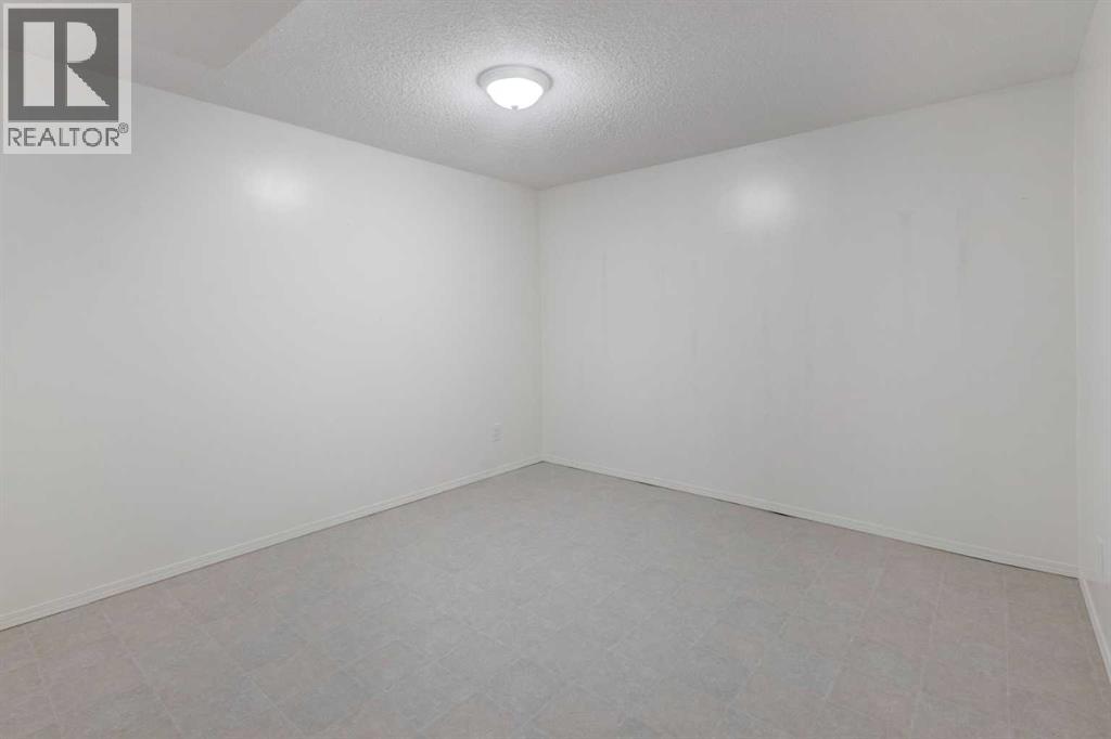 Single Family House for Sale in  Sandpiper Court NW Sandstone Valley Calgary 