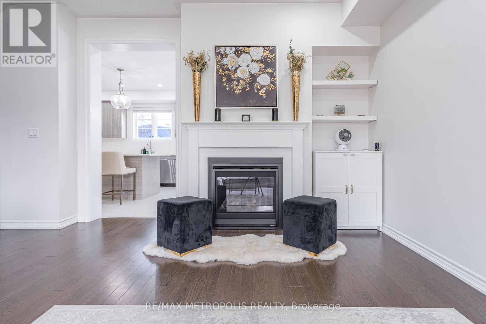 Photo 14 of 6 Cornerside Way, Whitby ON