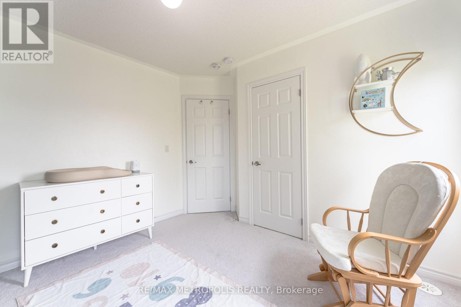Photo 25 of 6 Cornerside Way, Whitby ON