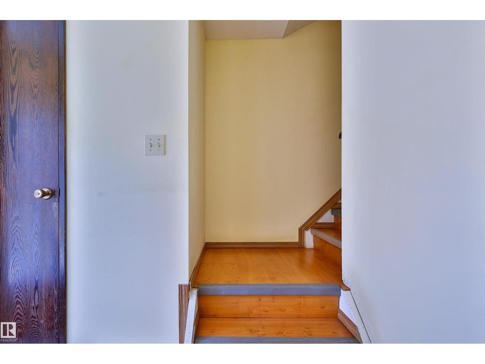 Photo 16 of 51 10453 20 Av Nw, Edmonton AB