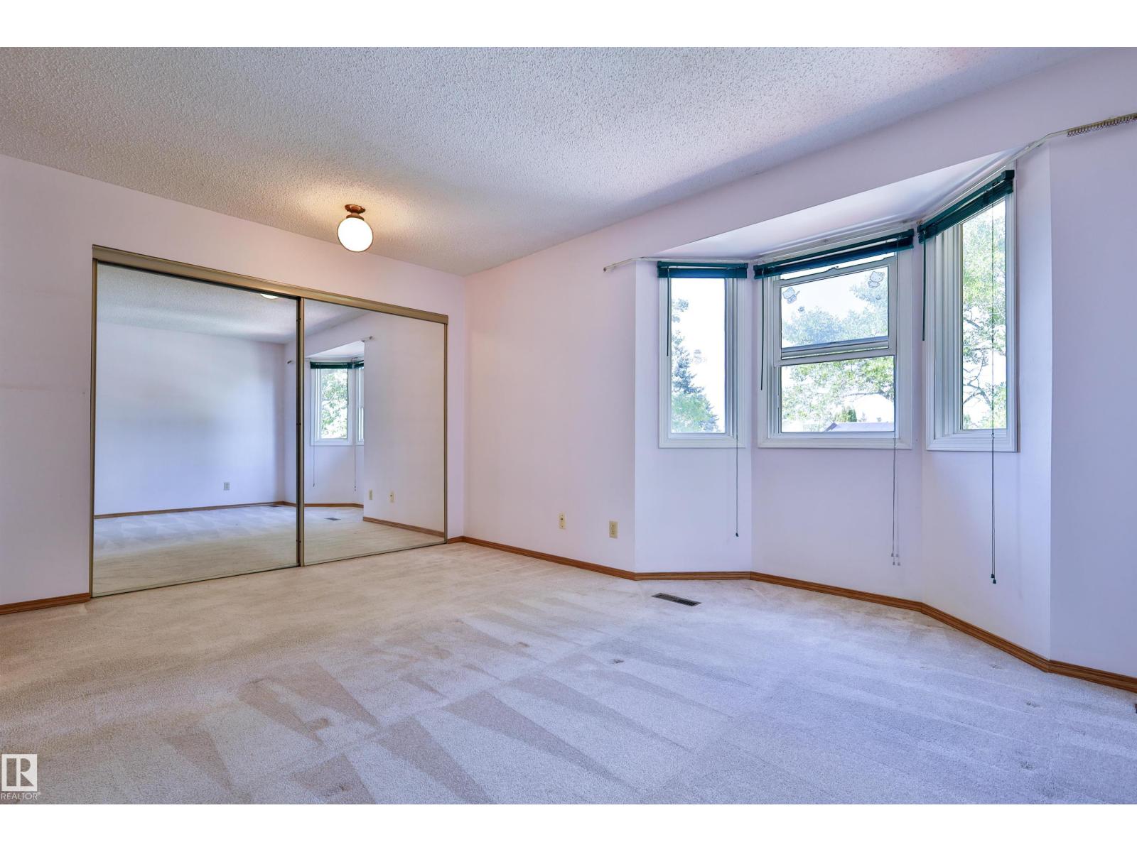 Photo 19 of 51 10453 20 Av Nw, Edmonton AB