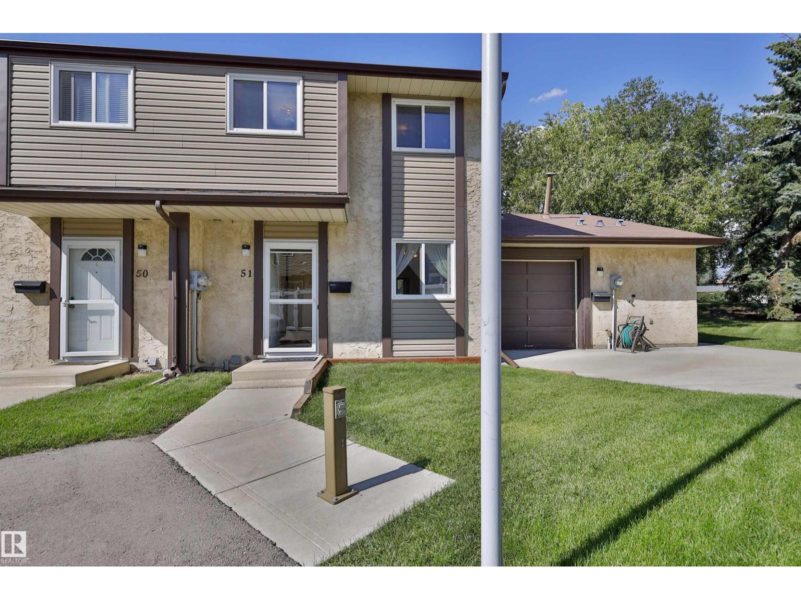 Photo 2 of 51 10453 20 Av Nw, Edmonton AB