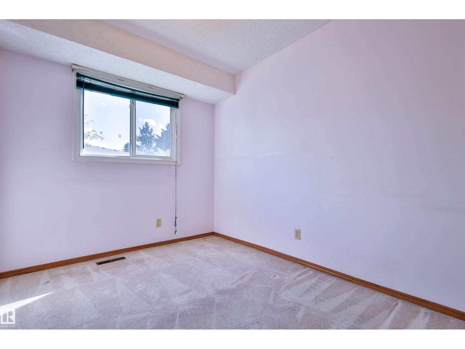 Photo 22 of 51 10453 20 Av Nw, Edmonton AB