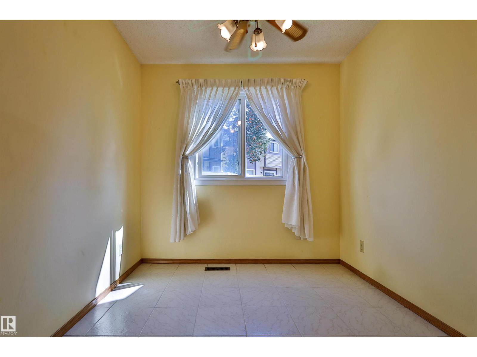 Photo 27 of 51 10453 20 Av Nw, Edmonton AB
