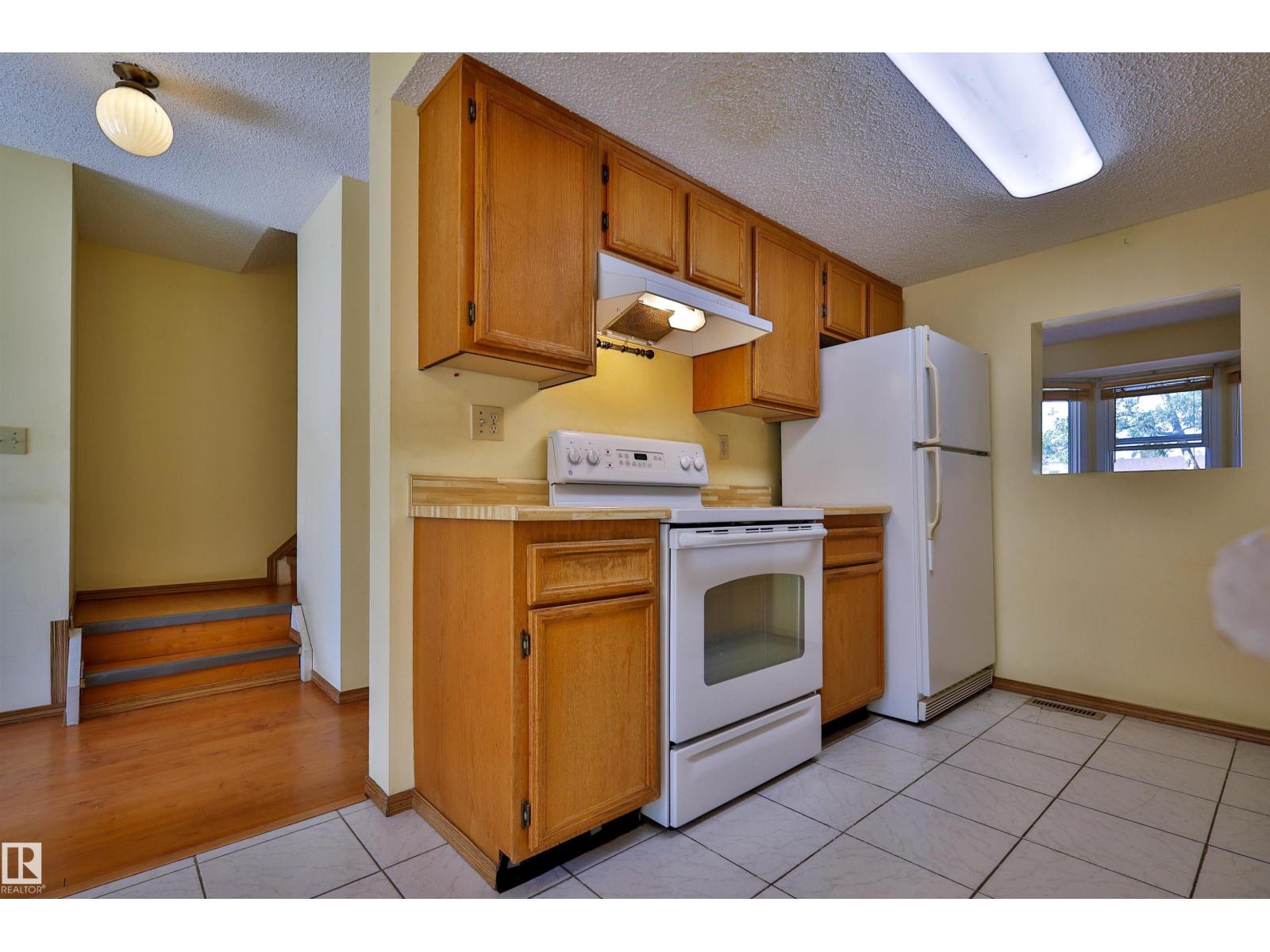 Photo 7 of 51 10453 20 Av Nw, Edmonton AB