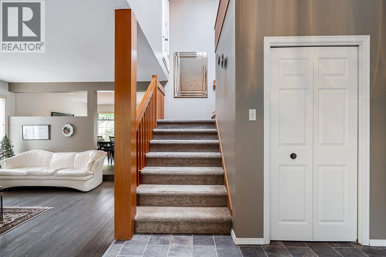Photo 4 of 6600 Juniper Drive, Richmond BC