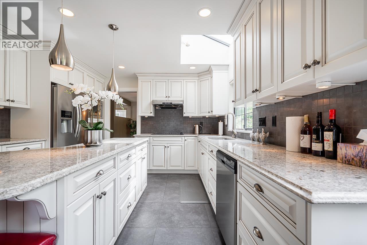 Photo 12 of 6600 Juniper Drive, Richmond BC