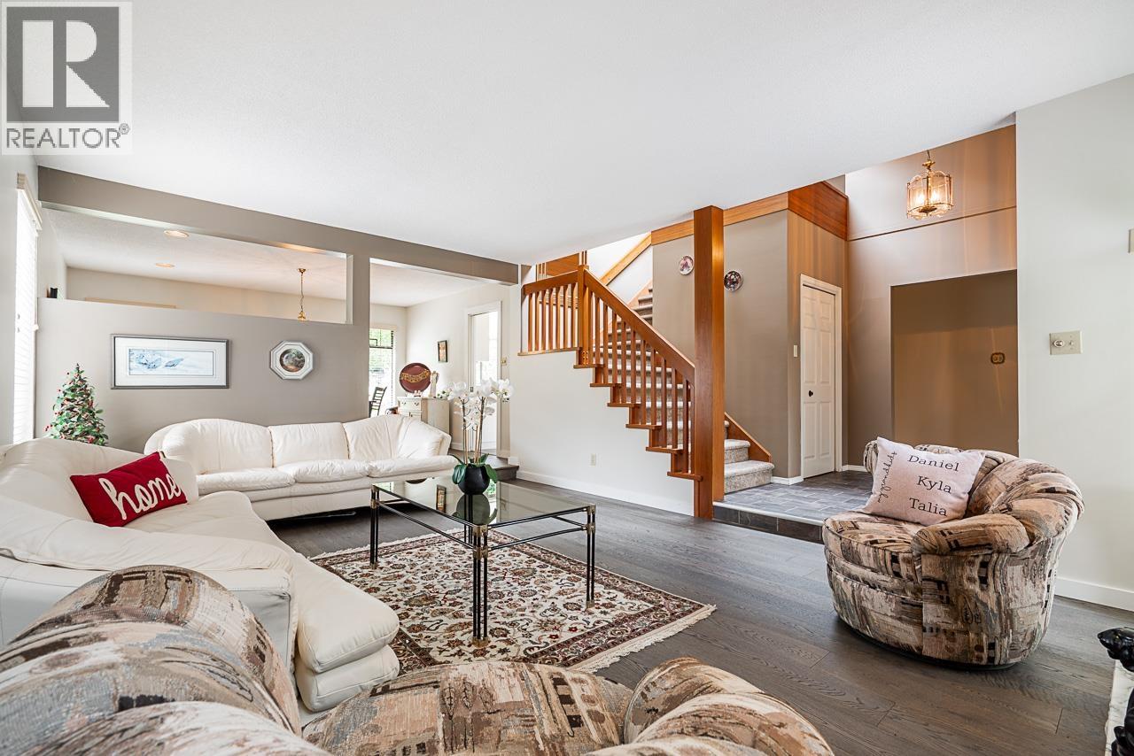 Photo 8 of 6600 Juniper Drive, Richmond BC