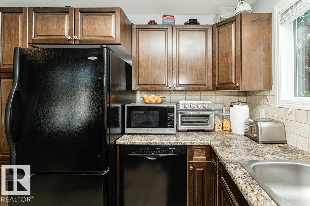 Photo 8 of 3405 39 St, Leduc AB