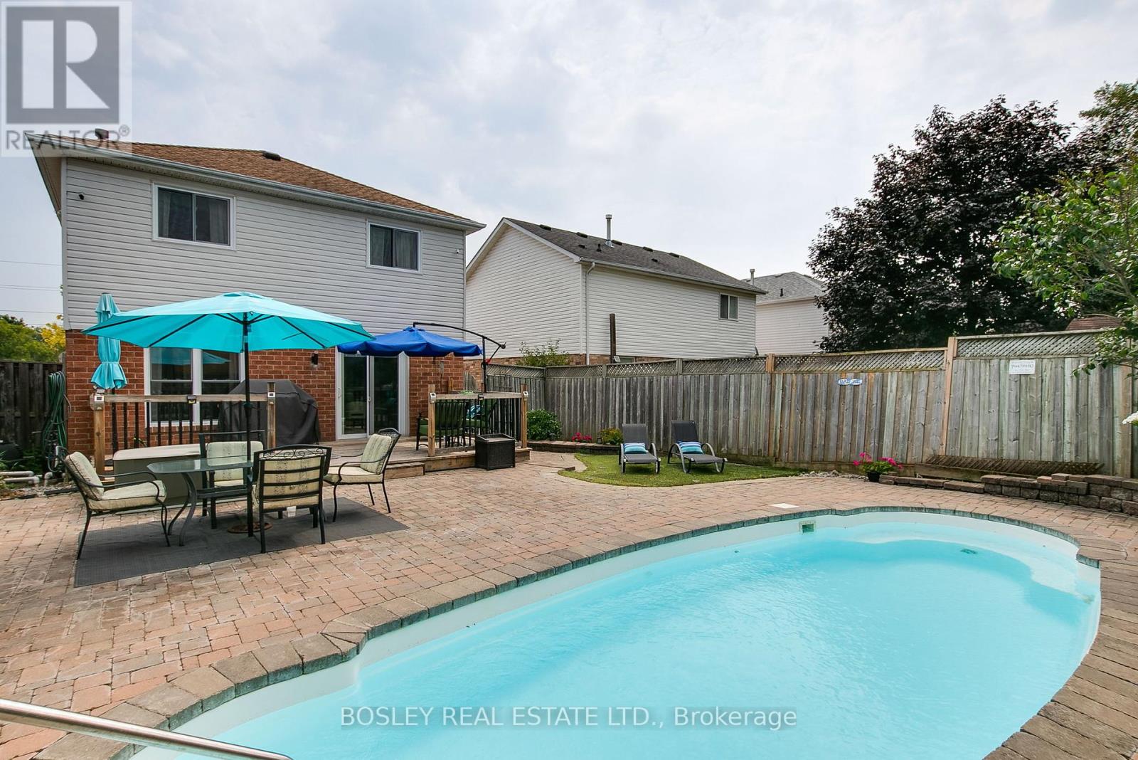Photo 43 of 44 Hooper Square, Clarington ON