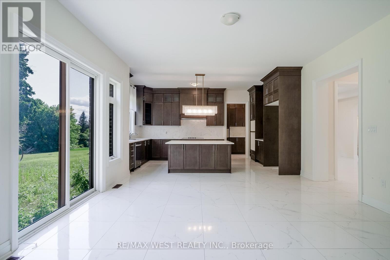 Photo 17 of 106 Silk Twist Drive, East Gwillimbury ON