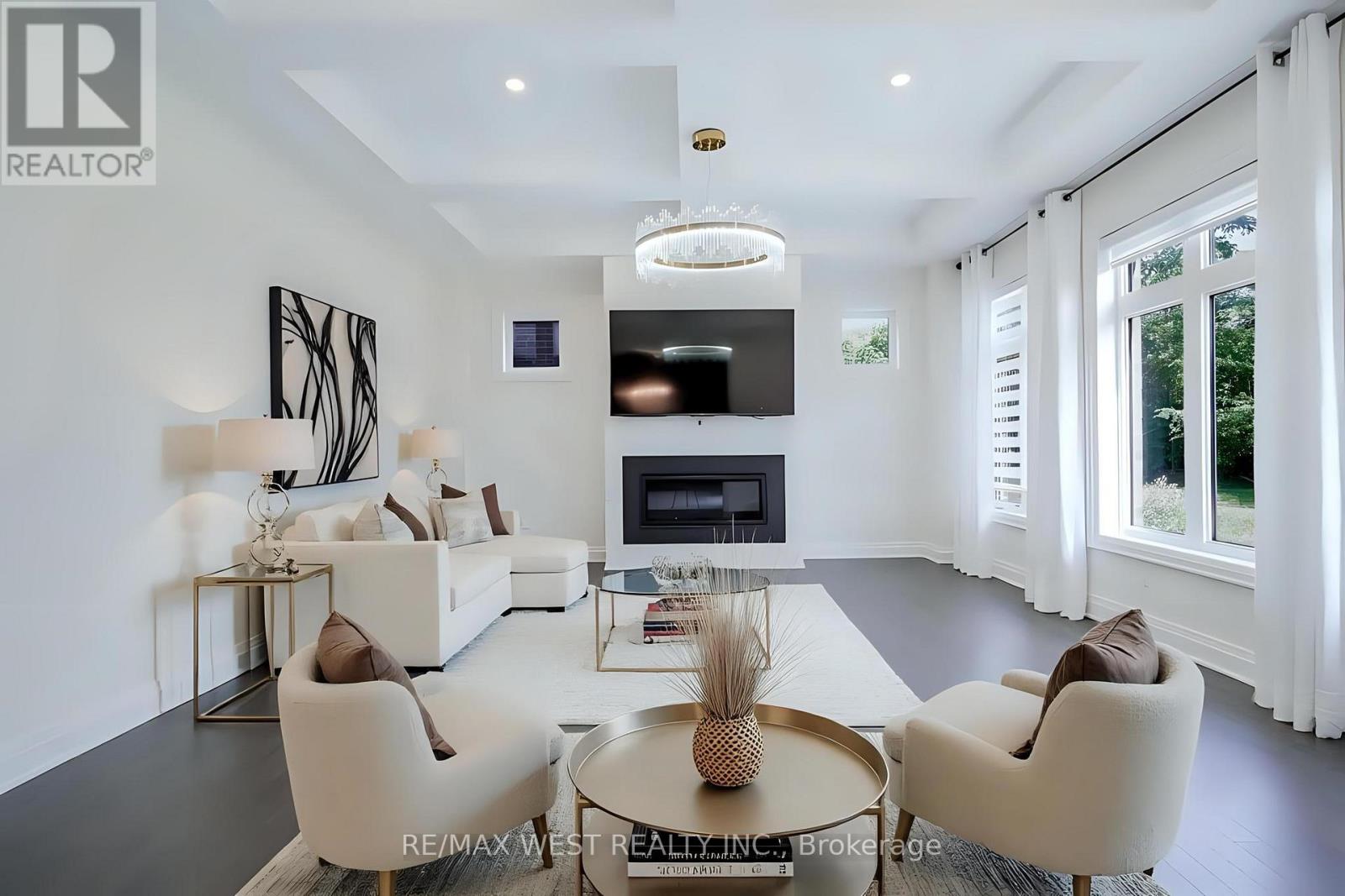 Photo 24 of 106 Silk Twist Drive, East Gwillimbury ON