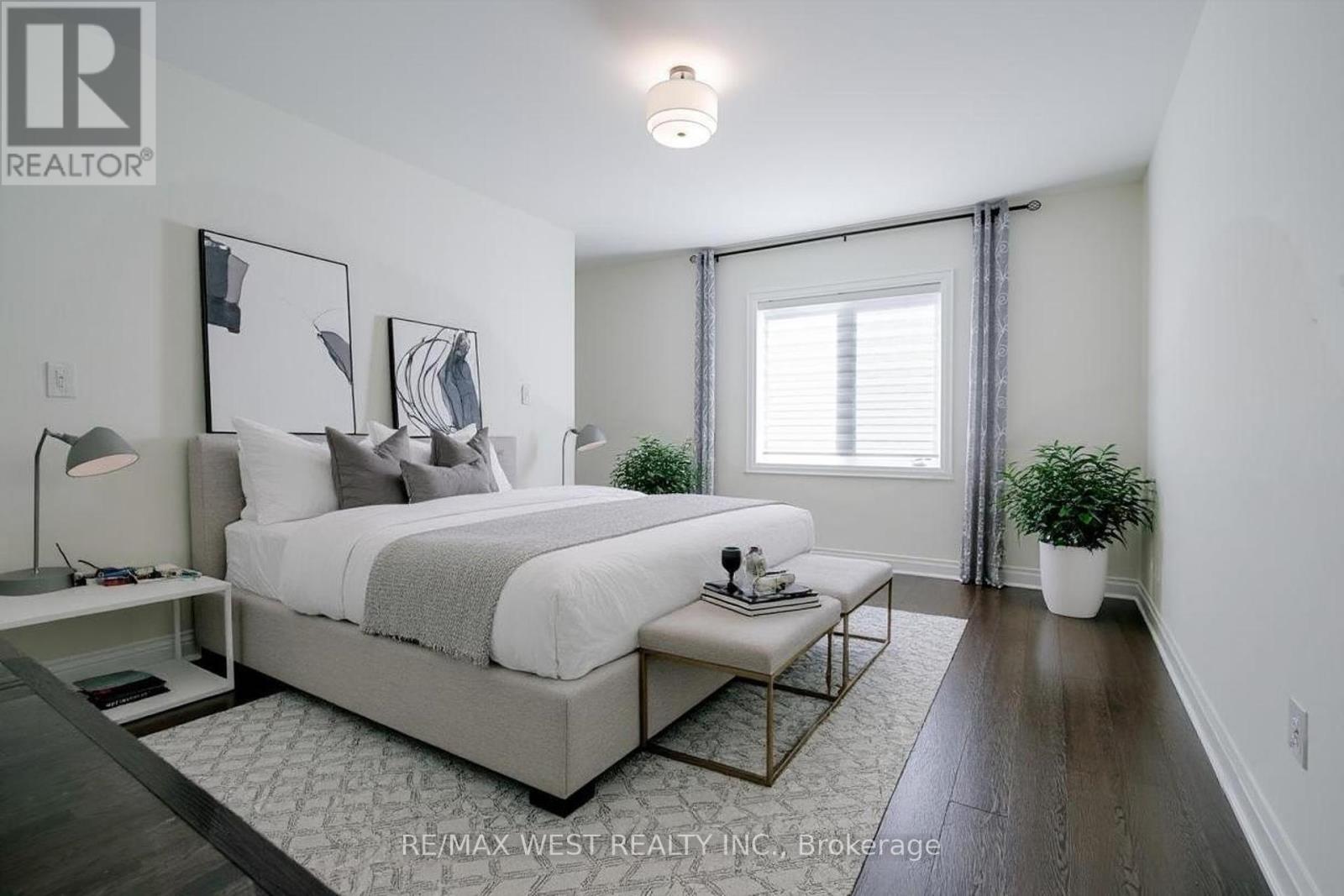 Photo 33 of 106 Silk Twist Drive, East Gwillimbury ON