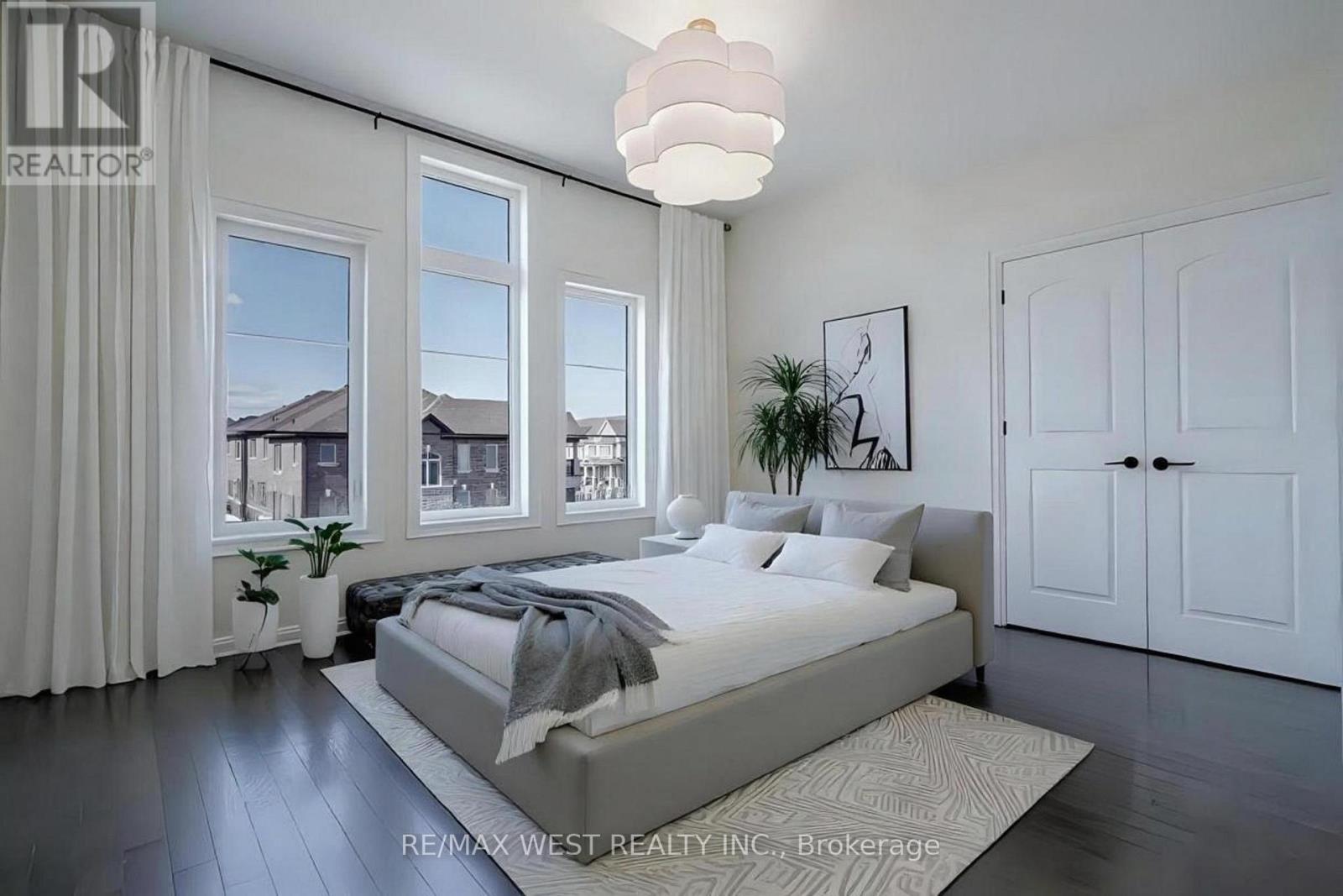 Photo 37 of 106 Silk Twist Drive, East Gwillimbury ON