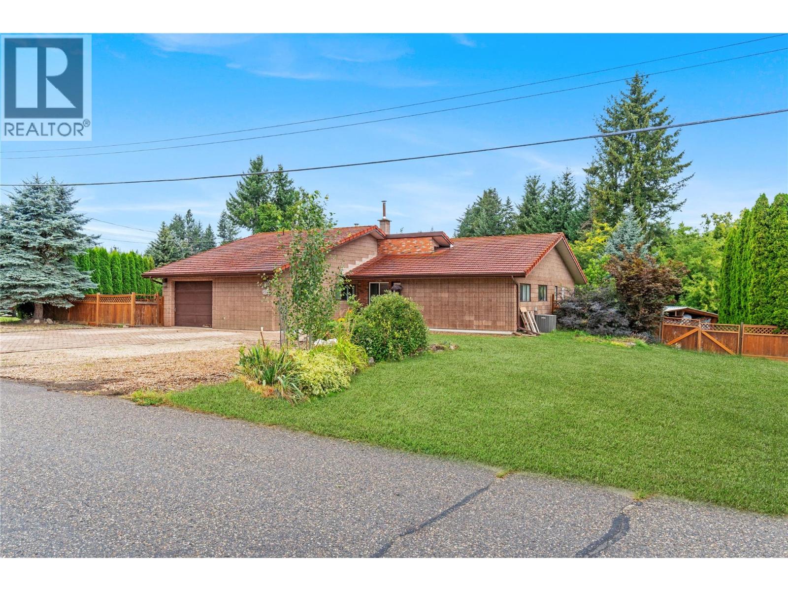  3111 5 Avenue Southeast, Salmon Arm