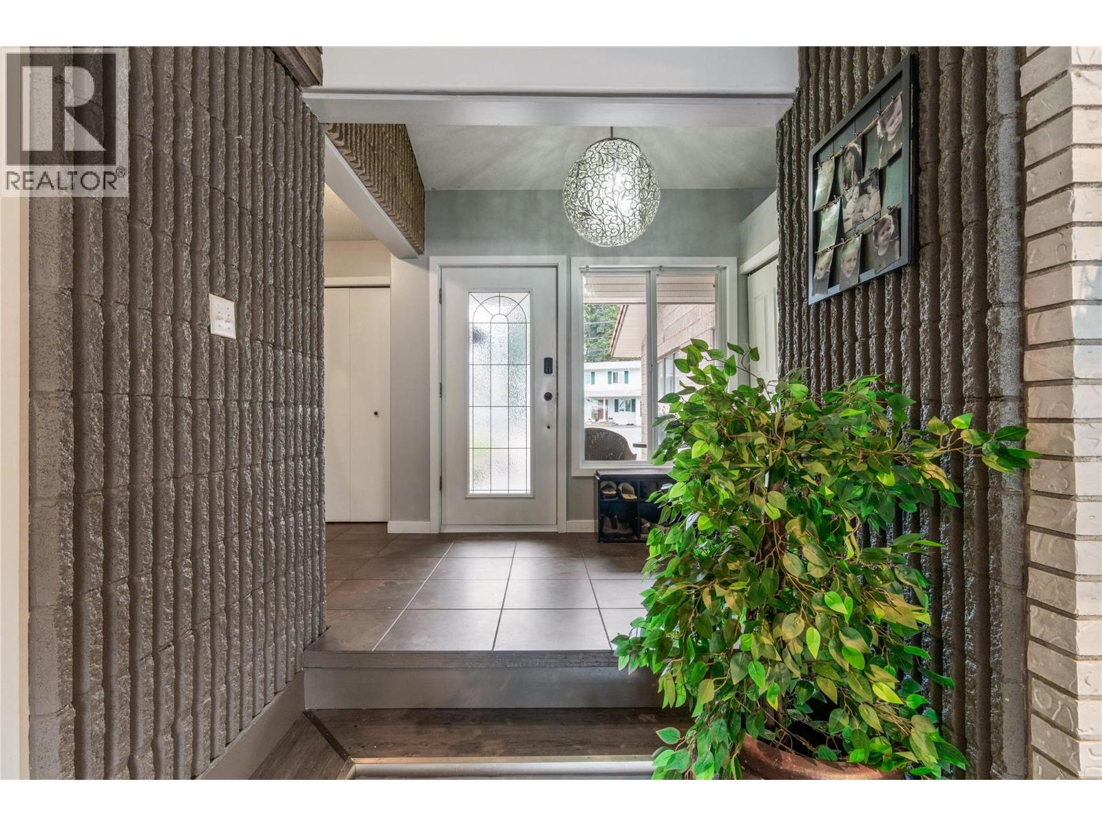 Photo 12 of 3111 5 Avenue Se, Salmon Arm BC