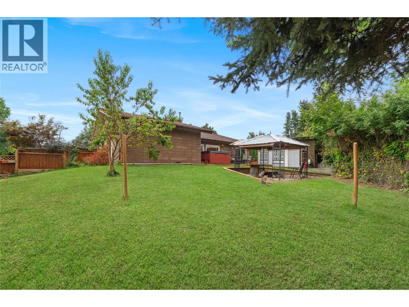 Photo 2 of 3111 5 Avenue Se, Salmon Arm BC