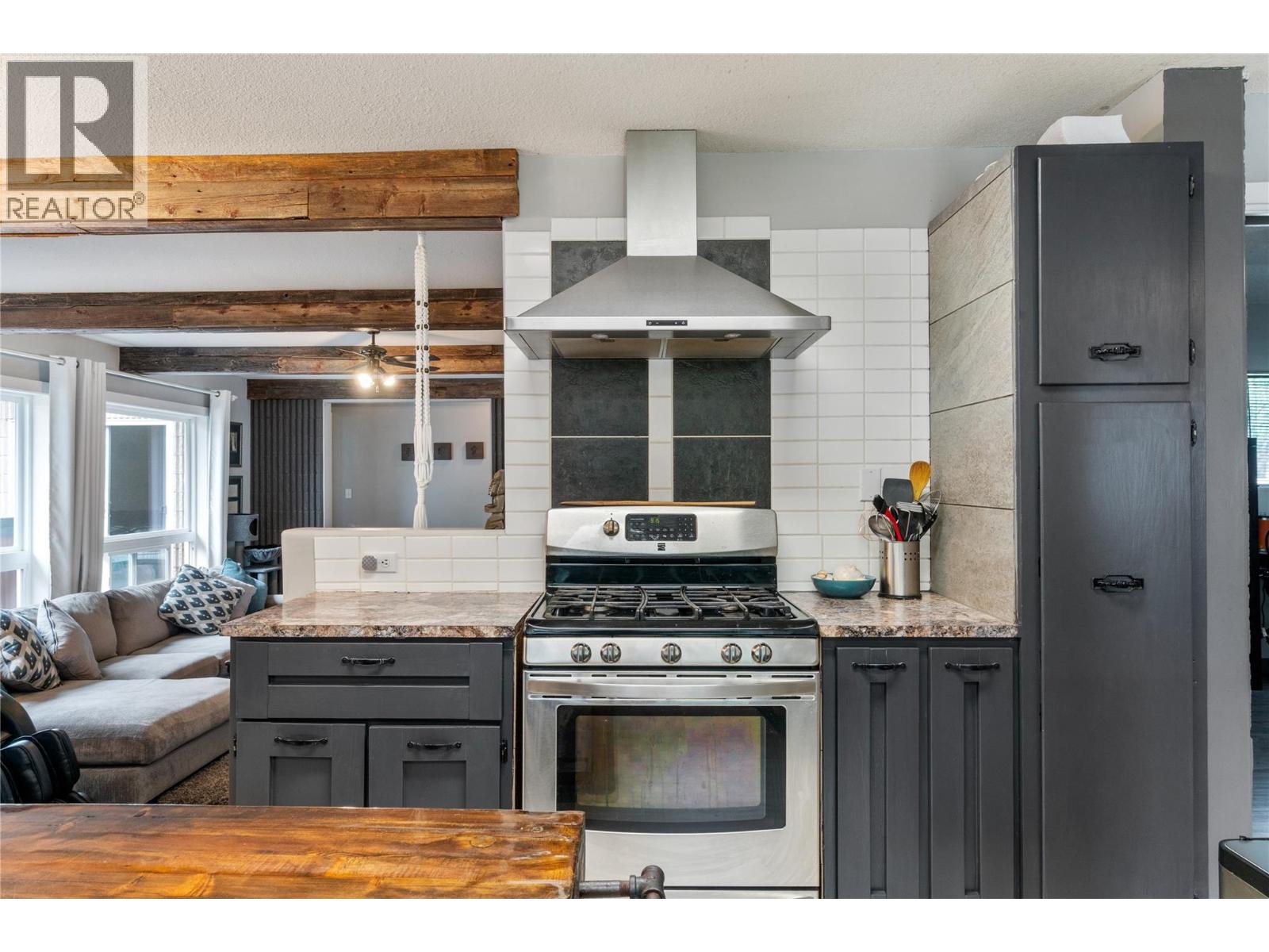 Photo 24 of 3111 5 Avenue Se, Salmon Arm BC