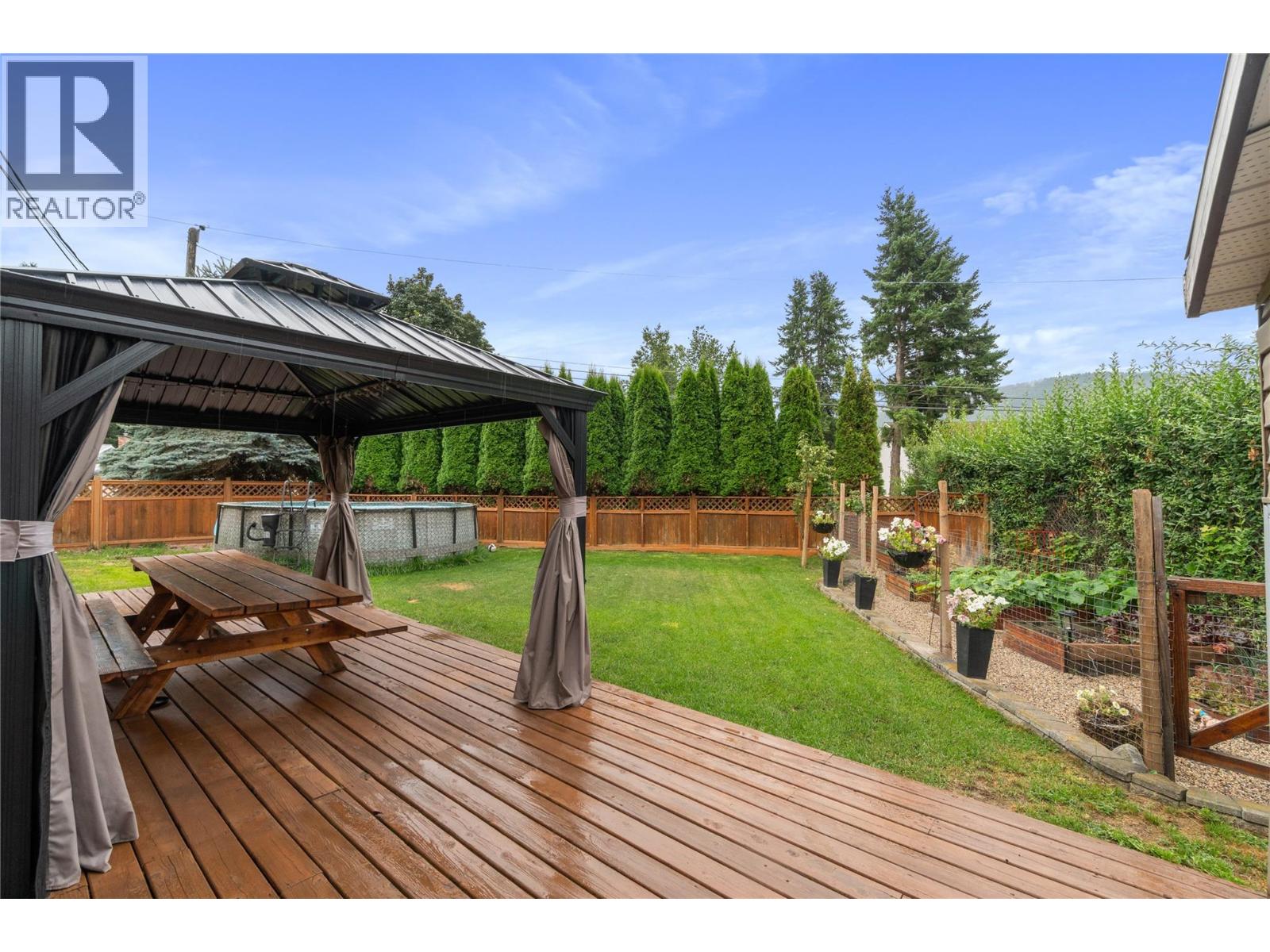 Photo 6 of 3111 5 Avenue Se, Salmon Arm BC