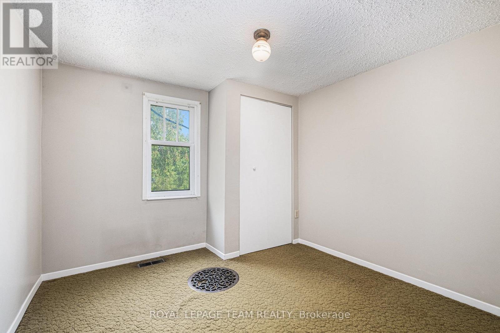 Photo 16 of 6109 Fourth Line Road W, Ottawa ON