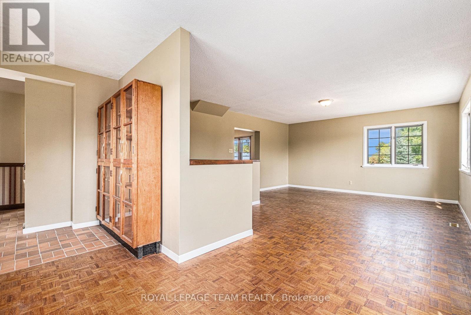 Photo 18 of 6109 Fourth Line Road W, Ottawa ON