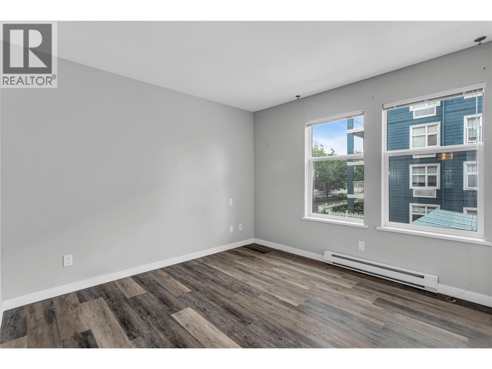 200 555 Yates Road, Kelowna
