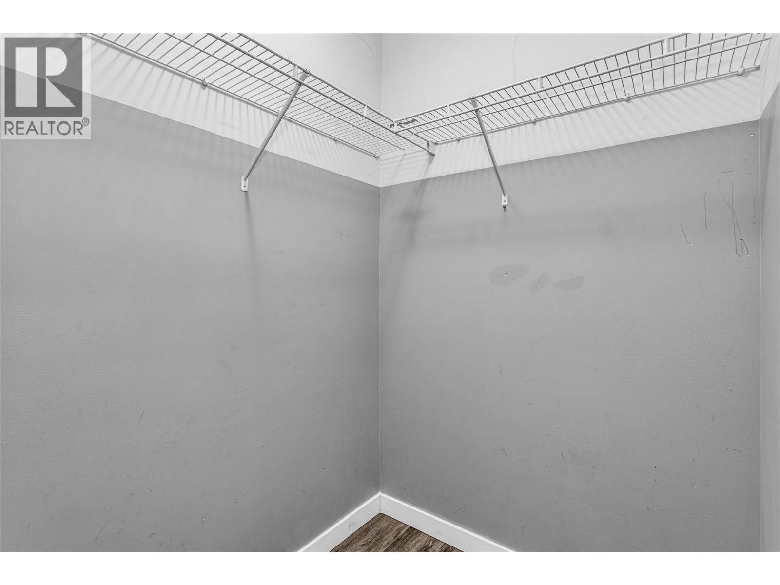 200 555 Yates Road, Kelowna