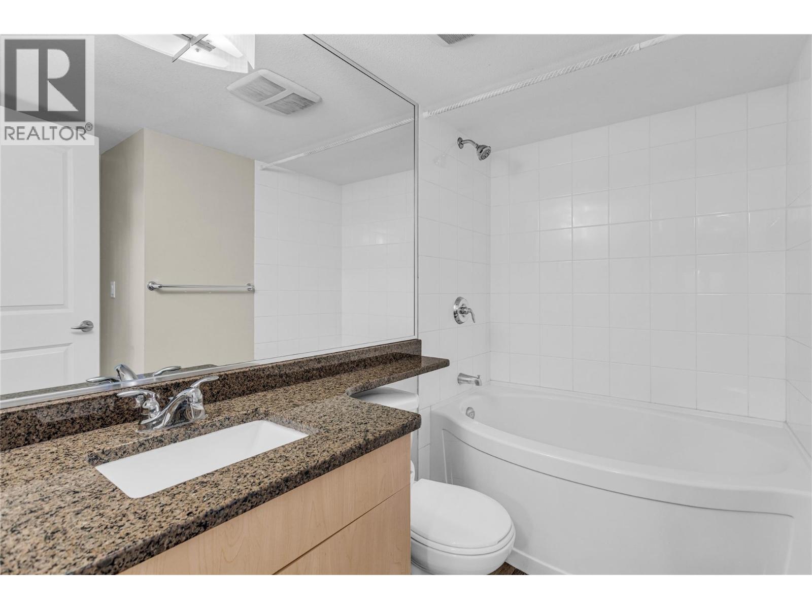 200 555 Yates Road, Kelowna