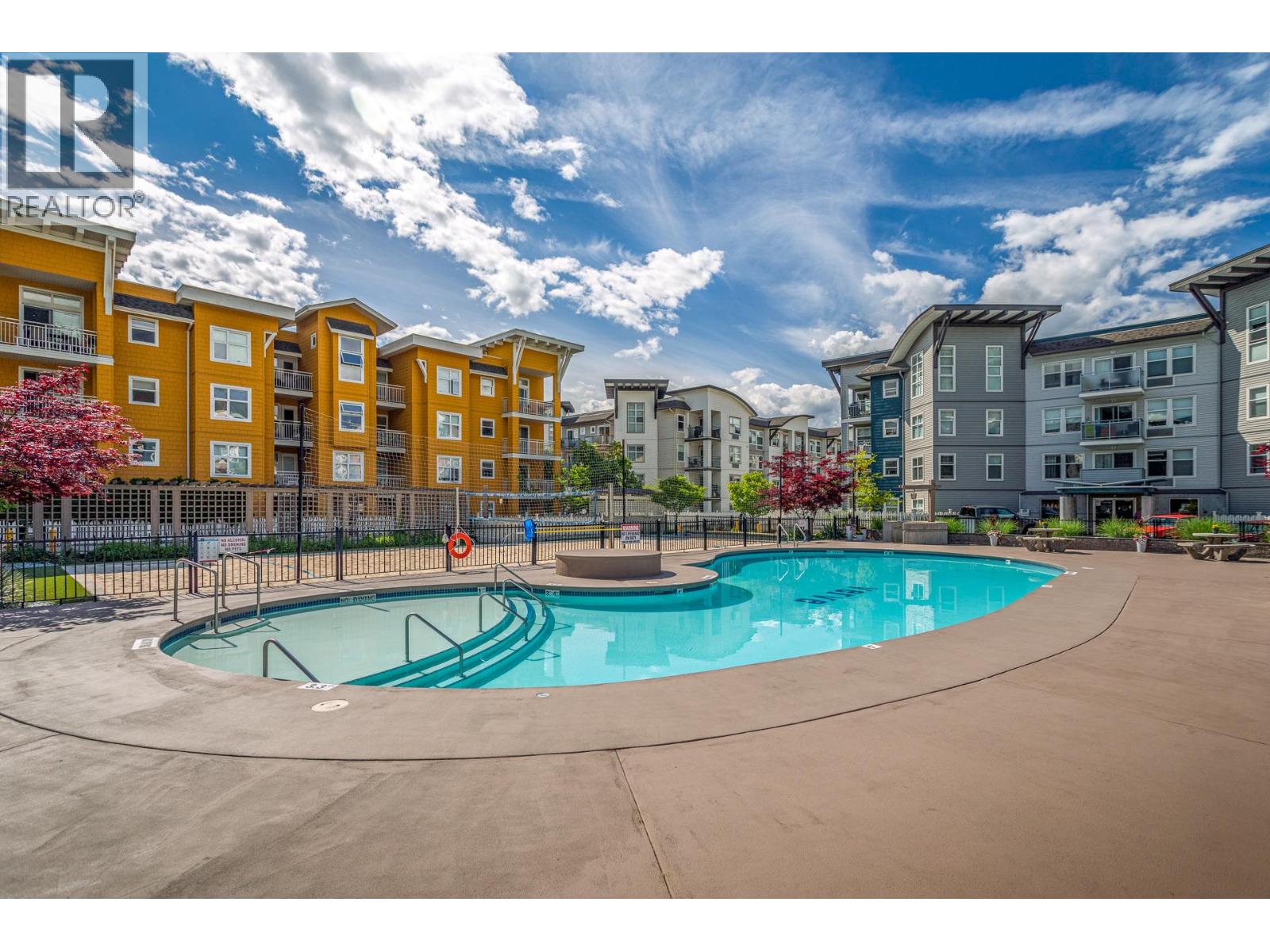 200 555 Yates Road, Kelowna