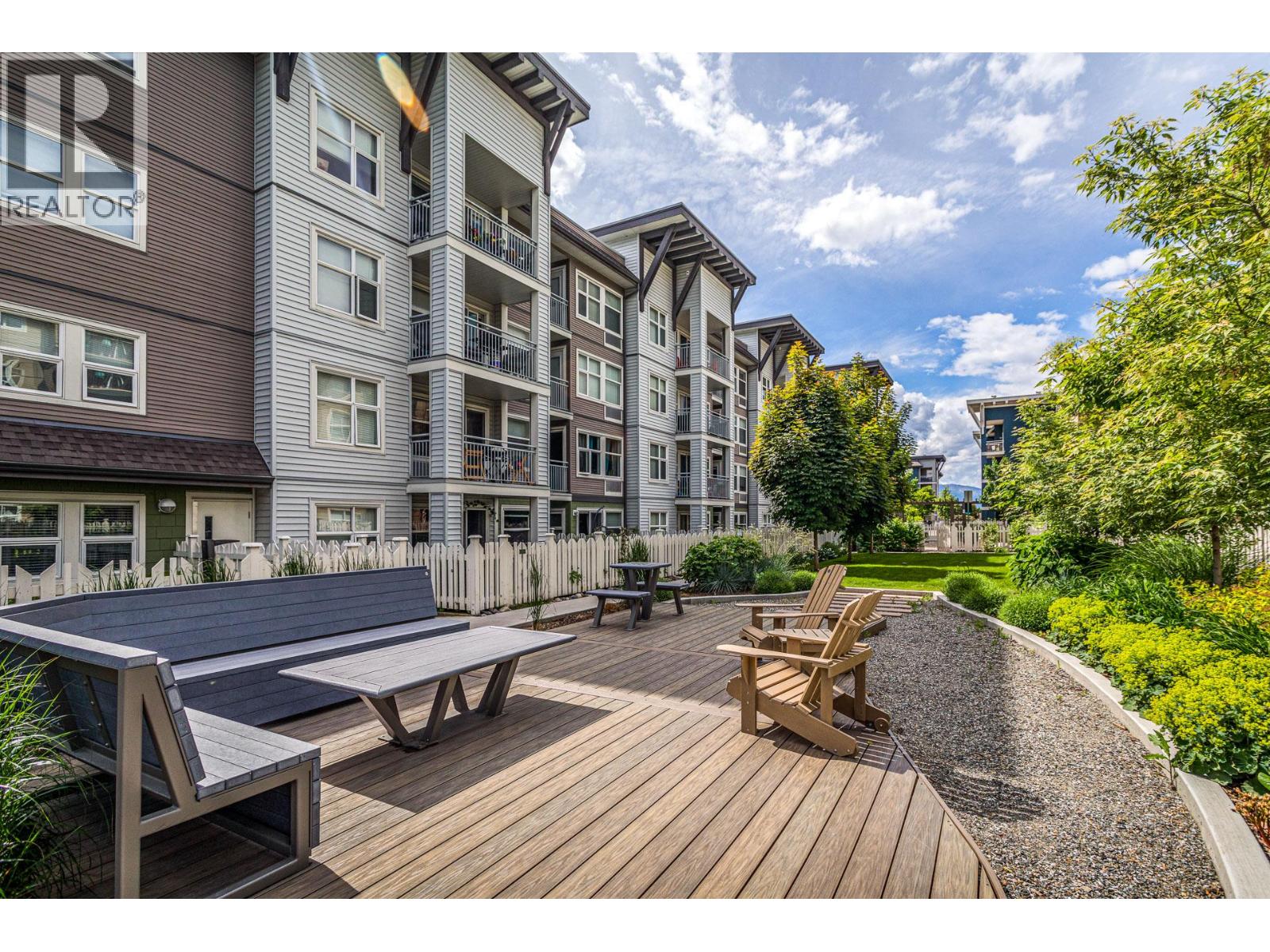 200 555 Yates Road, Kelowna