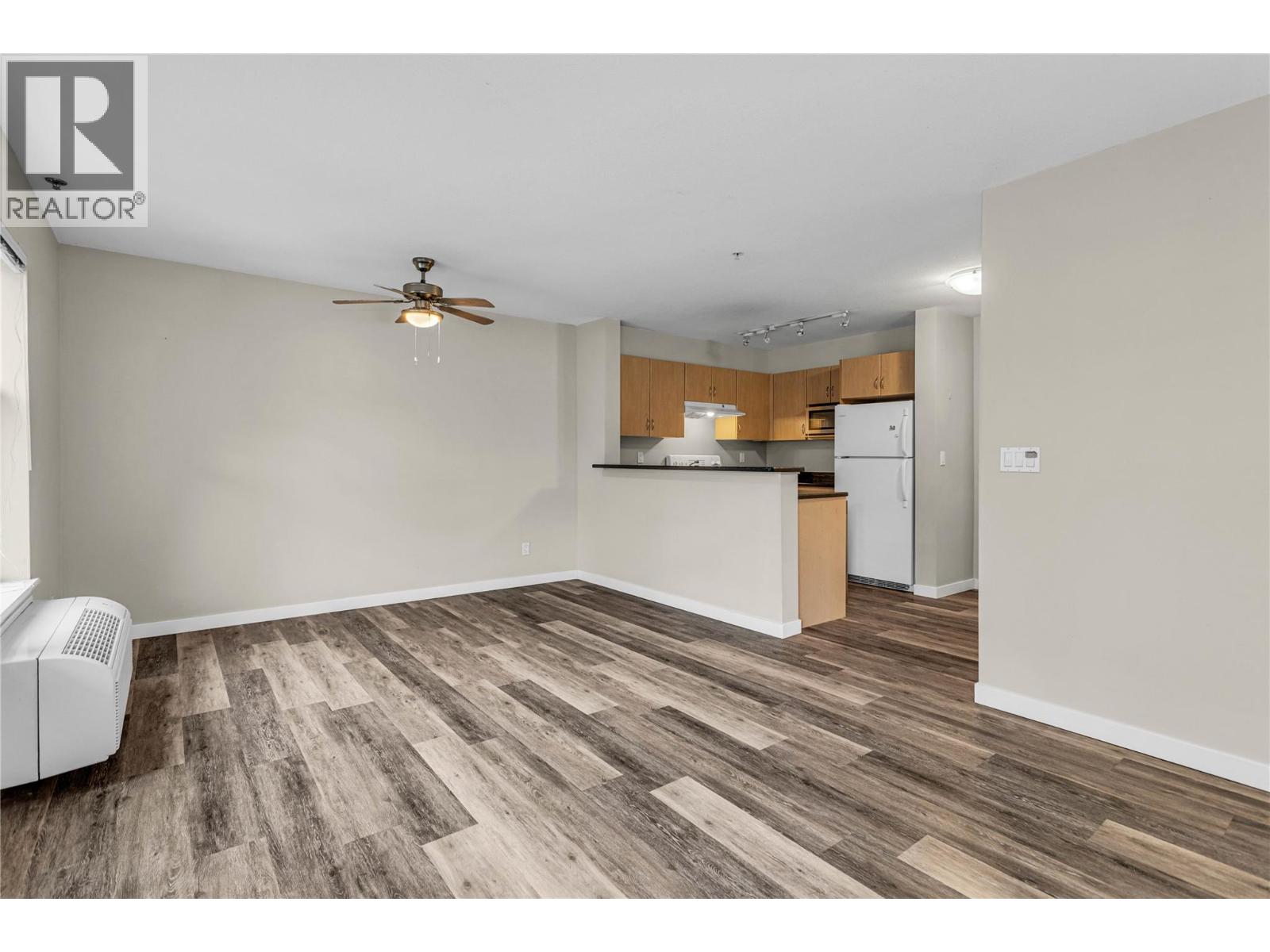 200 555 Yates Road, Kelowna