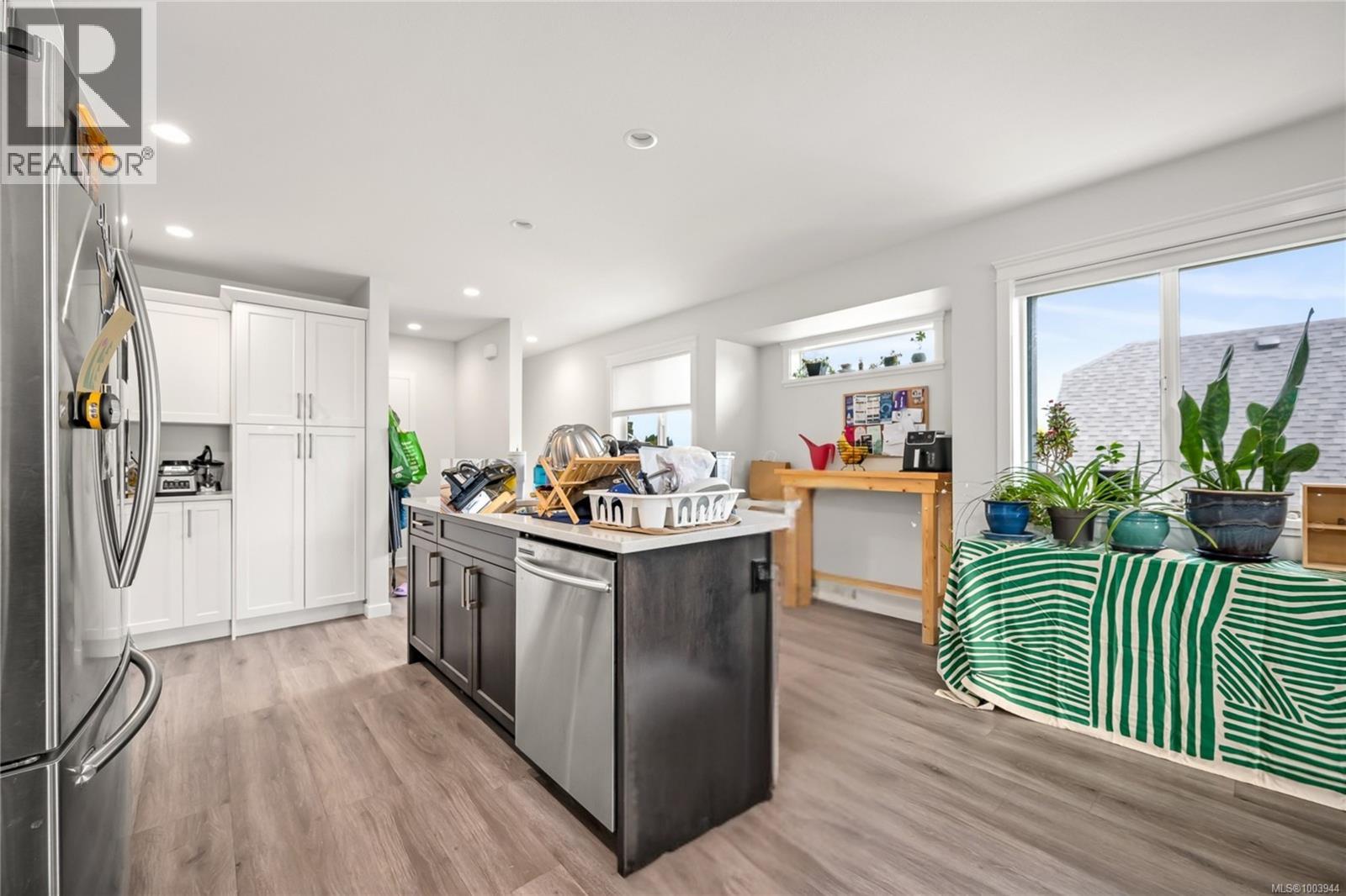 719 9TH ST - Image 11