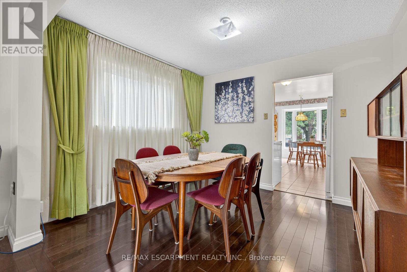 Photo 15 of 3084 Parkgate Crescent, Burlington ON