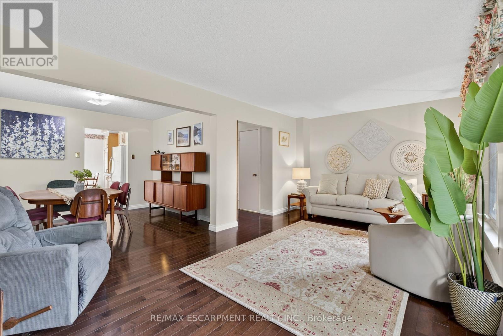 Photo 19 of 3084 Parkgate Crescent, Burlington ON