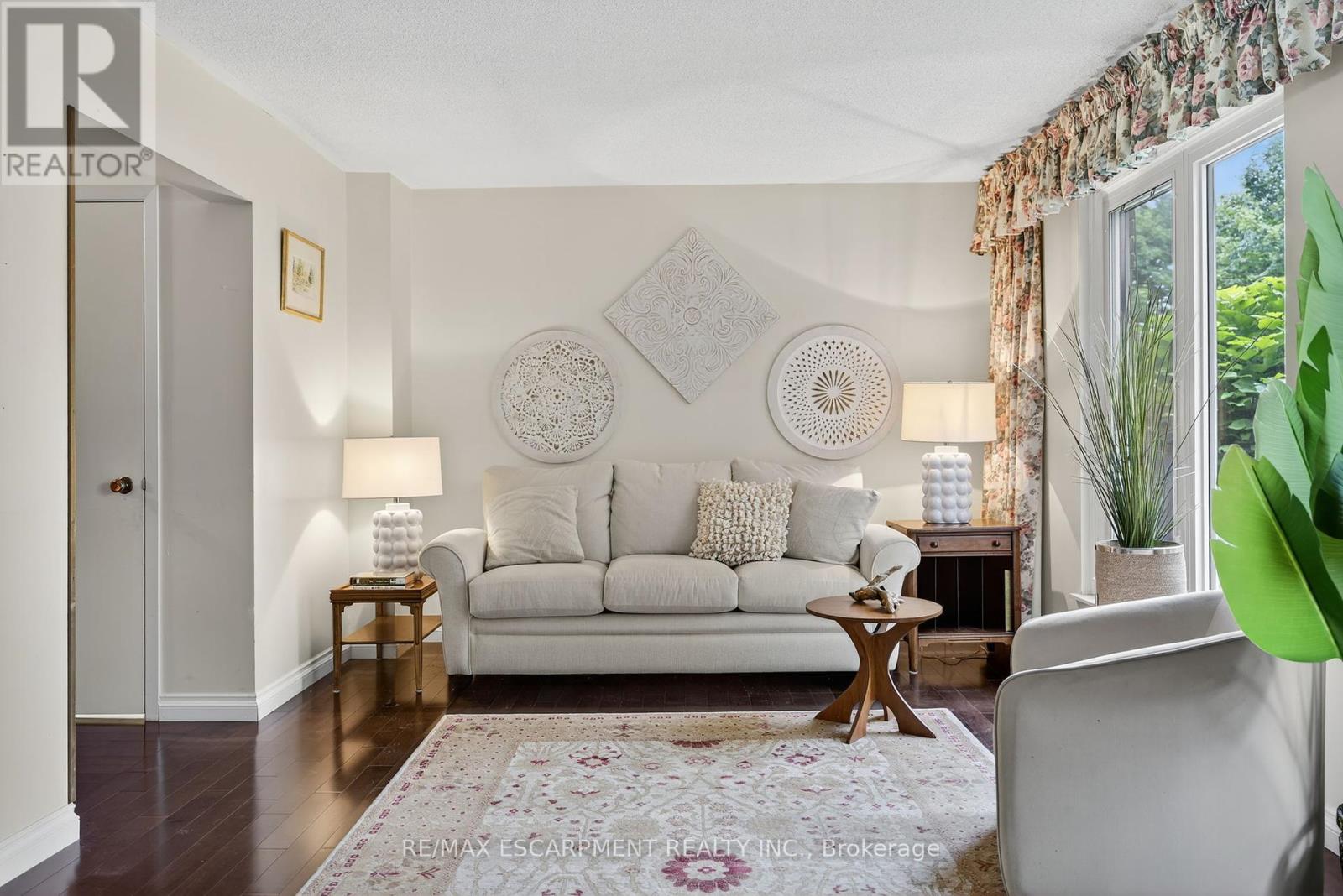 Photo 20 of 3084 Parkgate Crescent, Burlington ON
