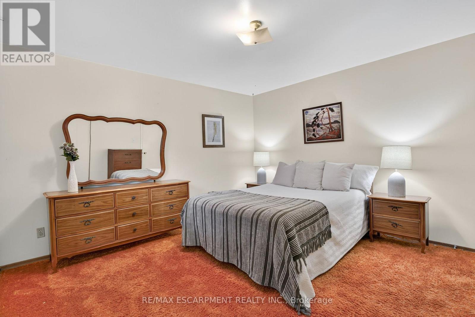Photo 25 of 3084 Parkgate Crescent, Burlington ON