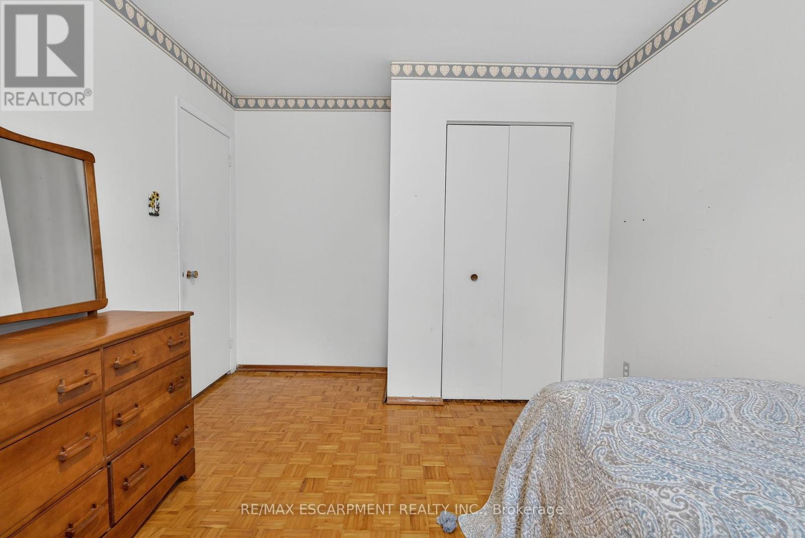 Photo 29 of 3084 Parkgate Crescent, Burlington ON