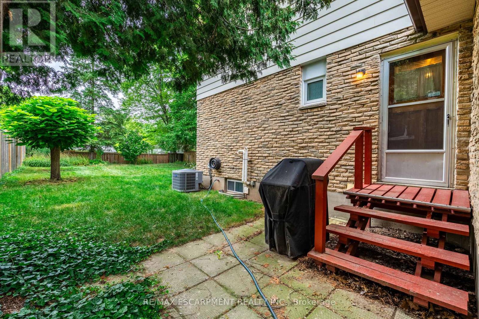 Photo 37 of 3084 Parkgate Crescent, Burlington ON