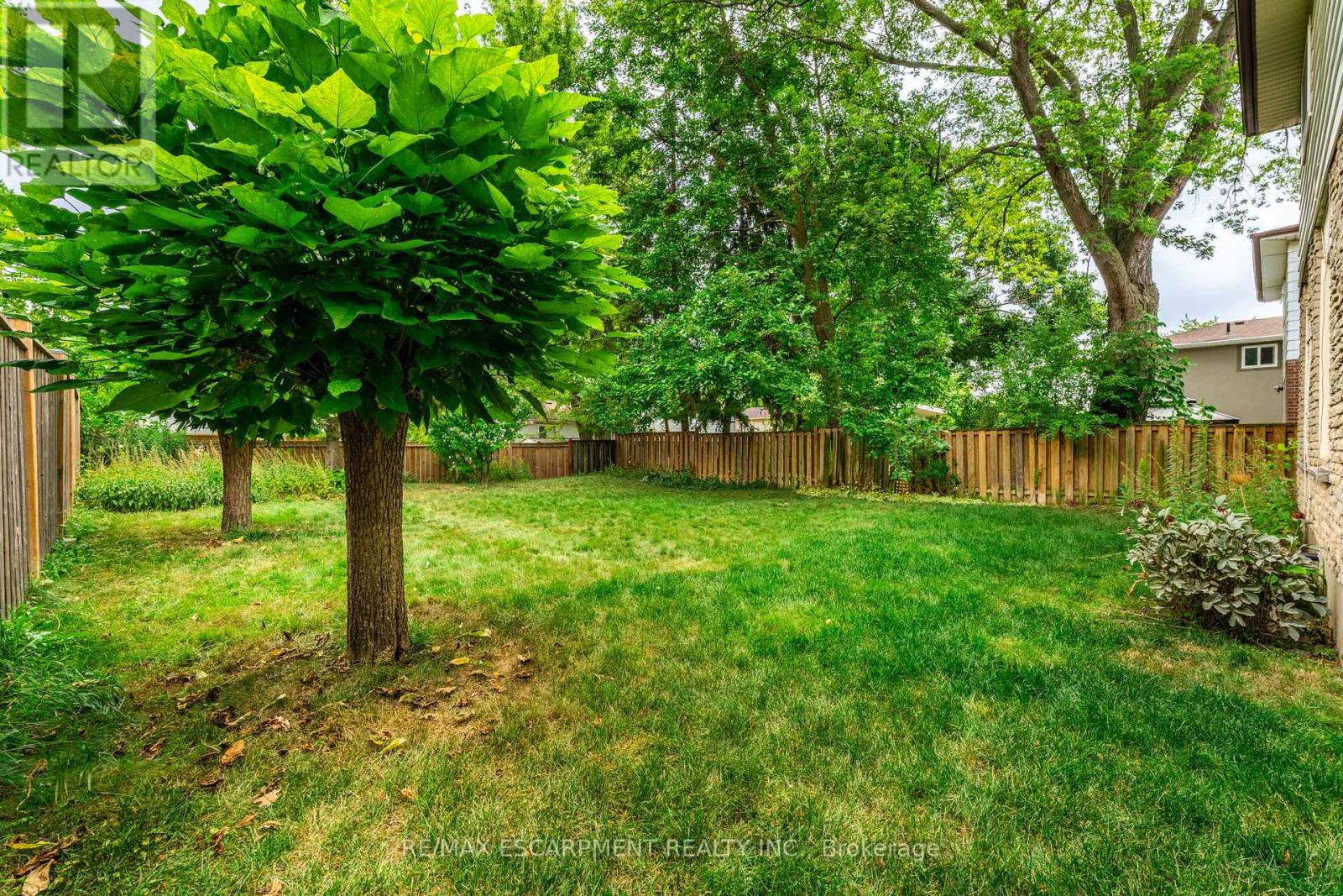 Photo 38 of 3084 Parkgate Crescent, Burlington ON