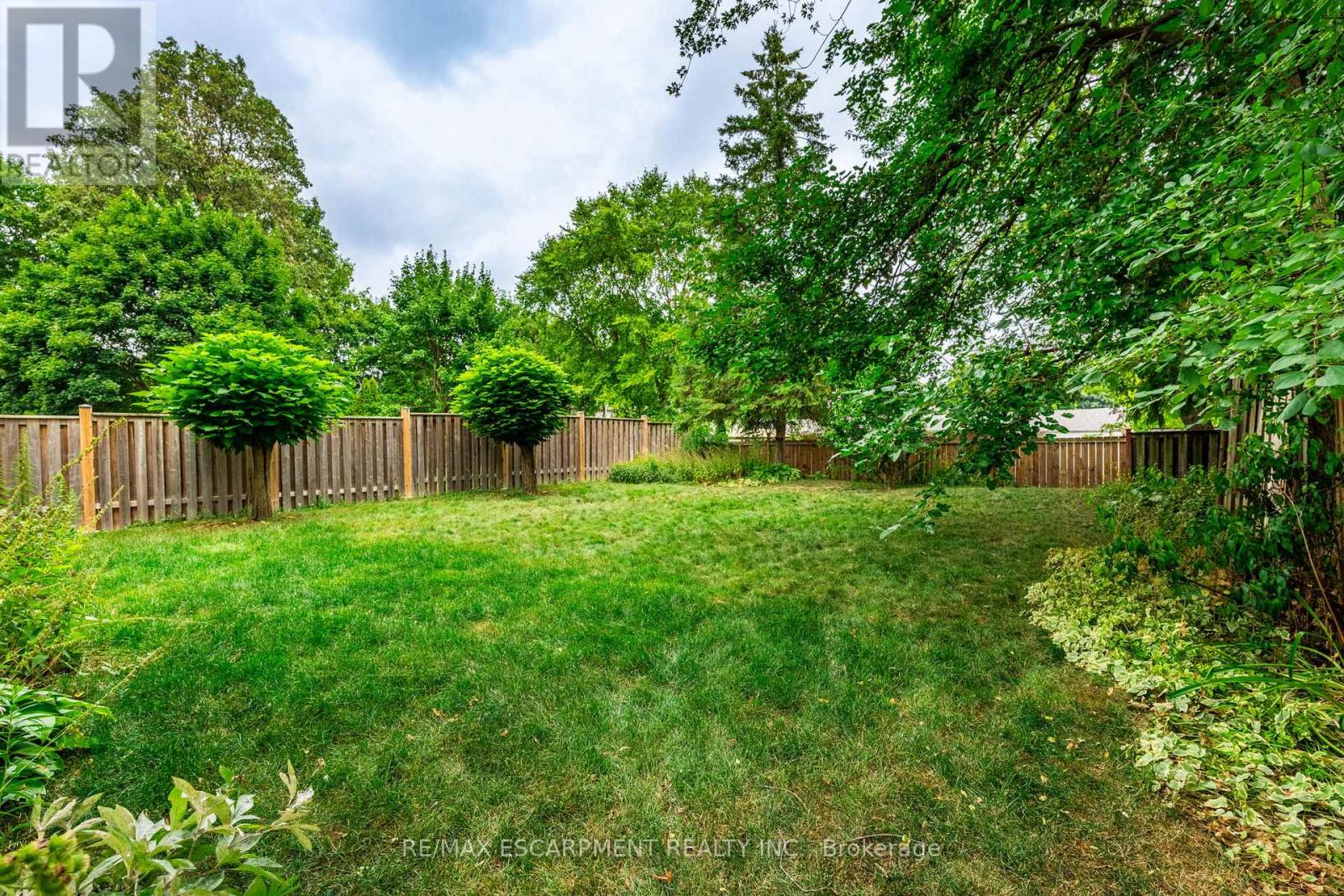 Photo 39 of 3084 Parkgate Crescent, Burlington ON