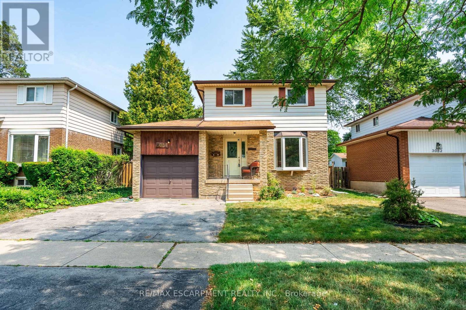 Photo 4 of 3084 Parkgate Crescent, Burlington ON