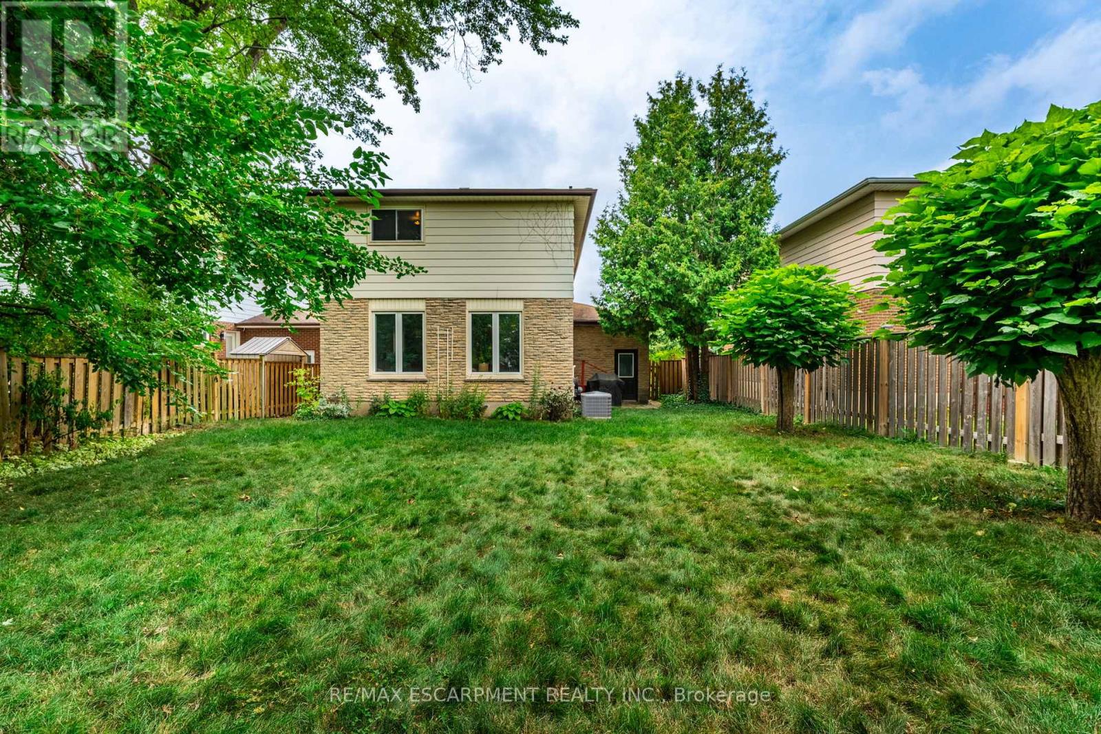 Photo 42 of 3084 Parkgate Crescent, Burlington ON